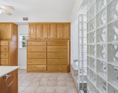 1025 Burchbury Trail - Photo Thumbnail 12