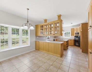 1025 Burchbury Trail - Photo Thumbnail 6