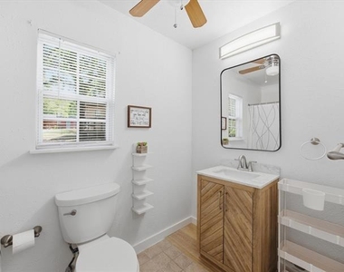 1025 Burchbury Trail - Photo Thumbnail 28