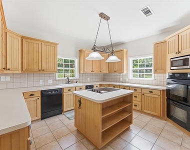 1025 Burchbury Trail - Photo Thumbnail 5