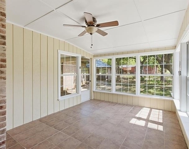 1025 Burchbury Trail - Photo Thumbnail 20