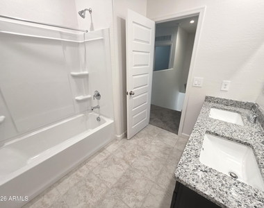 2844 W Shepperd Avenue - Photo Thumbnail 25