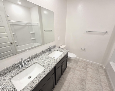 2844 W Shepperd Avenue - Photo Thumbnail 24
