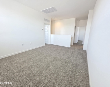 2844 W Shepperd Avenue - Photo Thumbnail 12