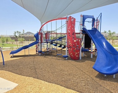 2844 W Shepperd Avenue - Photo Thumbnail 33