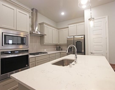4127 Runway Mews - Photo Thumbnail 2