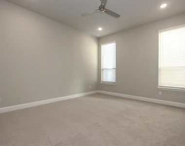 4127 Runway Mews - Photo Thumbnail 10
