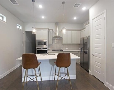 4127 Runway Mews - Photo Thumbnail 3