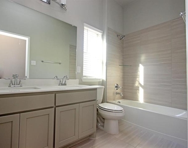 4127 Runway Mews - Photo Thumbnail 17