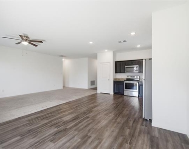 5325 Stone Meadow Lane - Photo Thumbnail 4