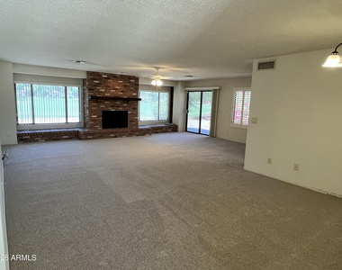 18942 N 96th Lane - Photo Thumbnail 2