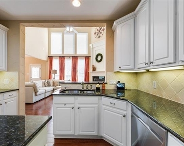 226 Venice Trail - Photo Thumbnail 14