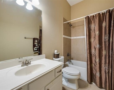 226 Venice Trail - Photo Thumbnail 19