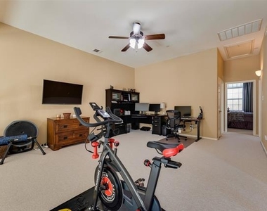 226 Venice Trail - Photo Thumbnail 21