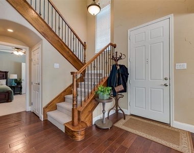 226 Venice Trail - Photo Thumbnail 3