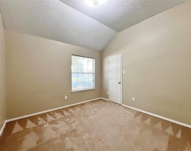 7700 Glenoaks Drive - Photo Thumbnail 15