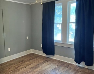 1017 Vine Street - Photo Thumbnail 13