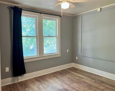 1017 Vine Street - Photo Thumbnail 11