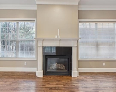 4120 Hawthorne Avenue - Photo Thumbnail 6