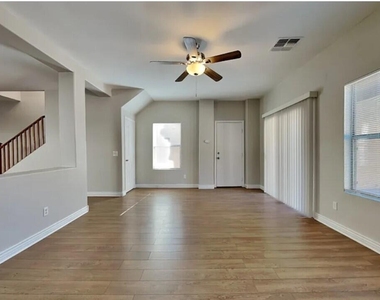 11226 W Garfield Street - Photo Thumbnail 1