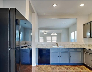 11226 W Garfield Street - Photo Thumbnail 6