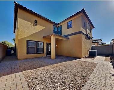 11226 W Garfield Street - Photo Thumbnail 17