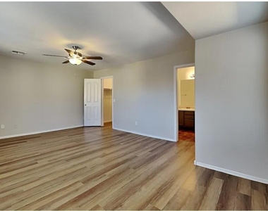 11226 W Garfield Street - Photo Thumbnail 9