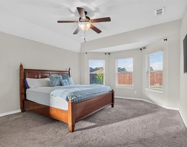 305 Acadia Lane - Photo Thumbnail 15