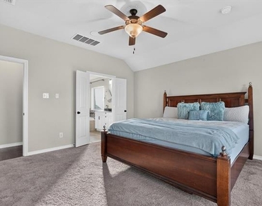 305 Acadia Lane - Photo Thumbnail 16