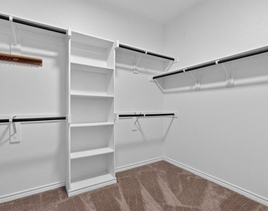 305 Acadia Lane - Photo Thumbnail 20