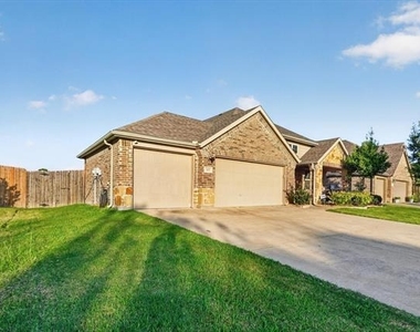 305 Acadia Lane - Photo Thumbnail 2