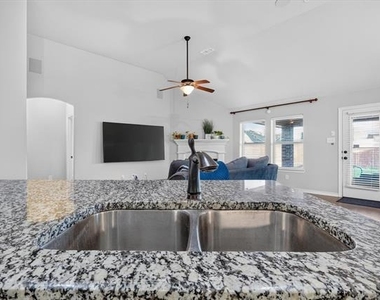 305 Acadia Lane - Photo Thumbnail 14