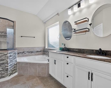 305 Acadia Lane - Photo Thumbnail 18