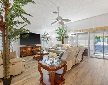 734 Winifred Way - Photo Thumbnail 5