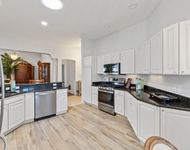 734 Winifred Way - Photo Thumbnail 9