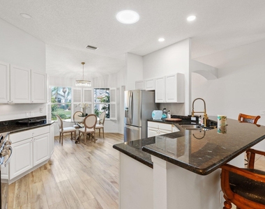 734 Winifred Way - Photo Thumbnail 10