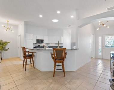 734 Winifred Way - Photo Thumbnail 12