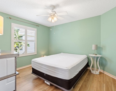 734 Winifred Way - Photo Thumbnail 20
