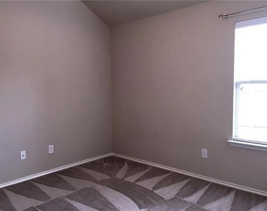 14911 Riverside Drive - Photo Thumbnail 1