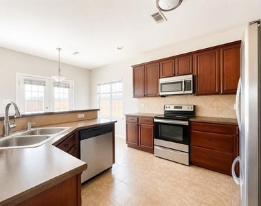 127 Castleridge Drive - Photo Thumbnail 3