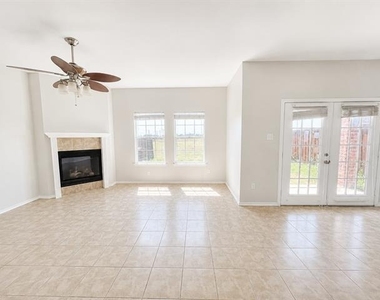 127 Castleridge Drive - Photo Thumbnail 2