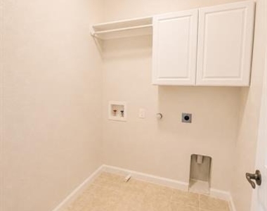 127 Castleridge Drive - Photo Thumbnail 14