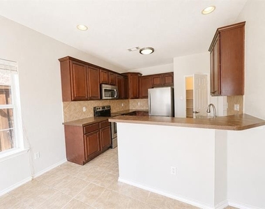 127 Castleridge Drive - Photo Thumbnail 6
