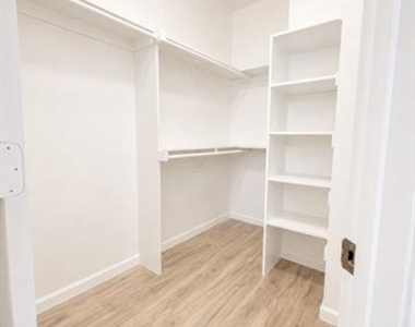 127 Castleridge Drive - Photo Thumbnail 13