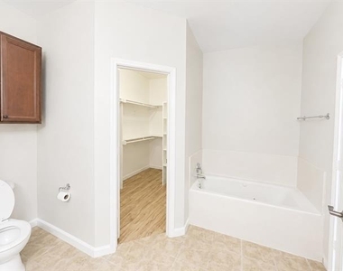 127 Castleridge Drive - Photo Thumbnail 10
