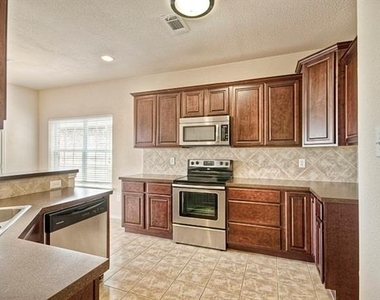 127 Castleridge Drive - Photo Thumbnail 5