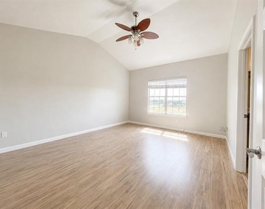 127 Castleridge Drive - Photo Thumbnail 8