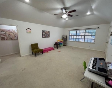 6039 Stanton Place - Photo Thumbnail 17