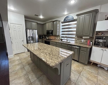 6039 Stanton Place - Photo Thumbnail 5