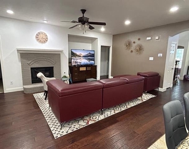 6039 Stanton Place - Photo Thumbnail 11